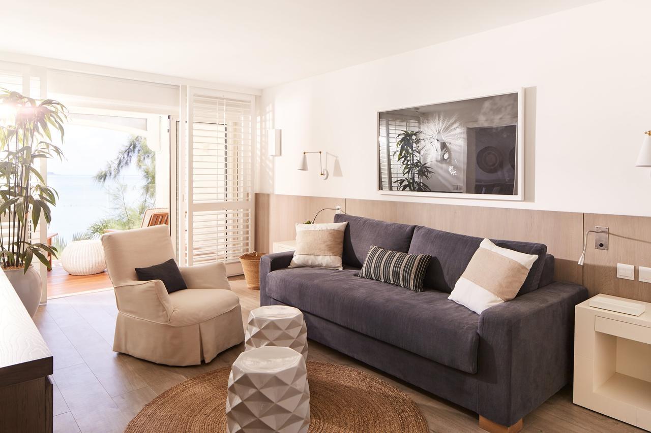 Lux* Grand Gaube Resort & Villas Esterno foto A living room