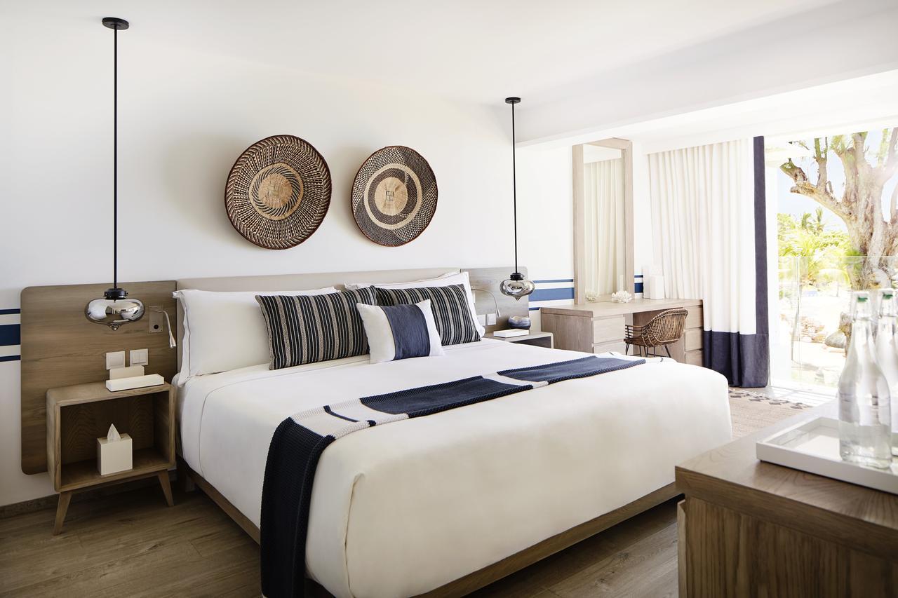 Lux* Grand Gaube Resort & Villas Esterno foto Deluxe Oceanfront